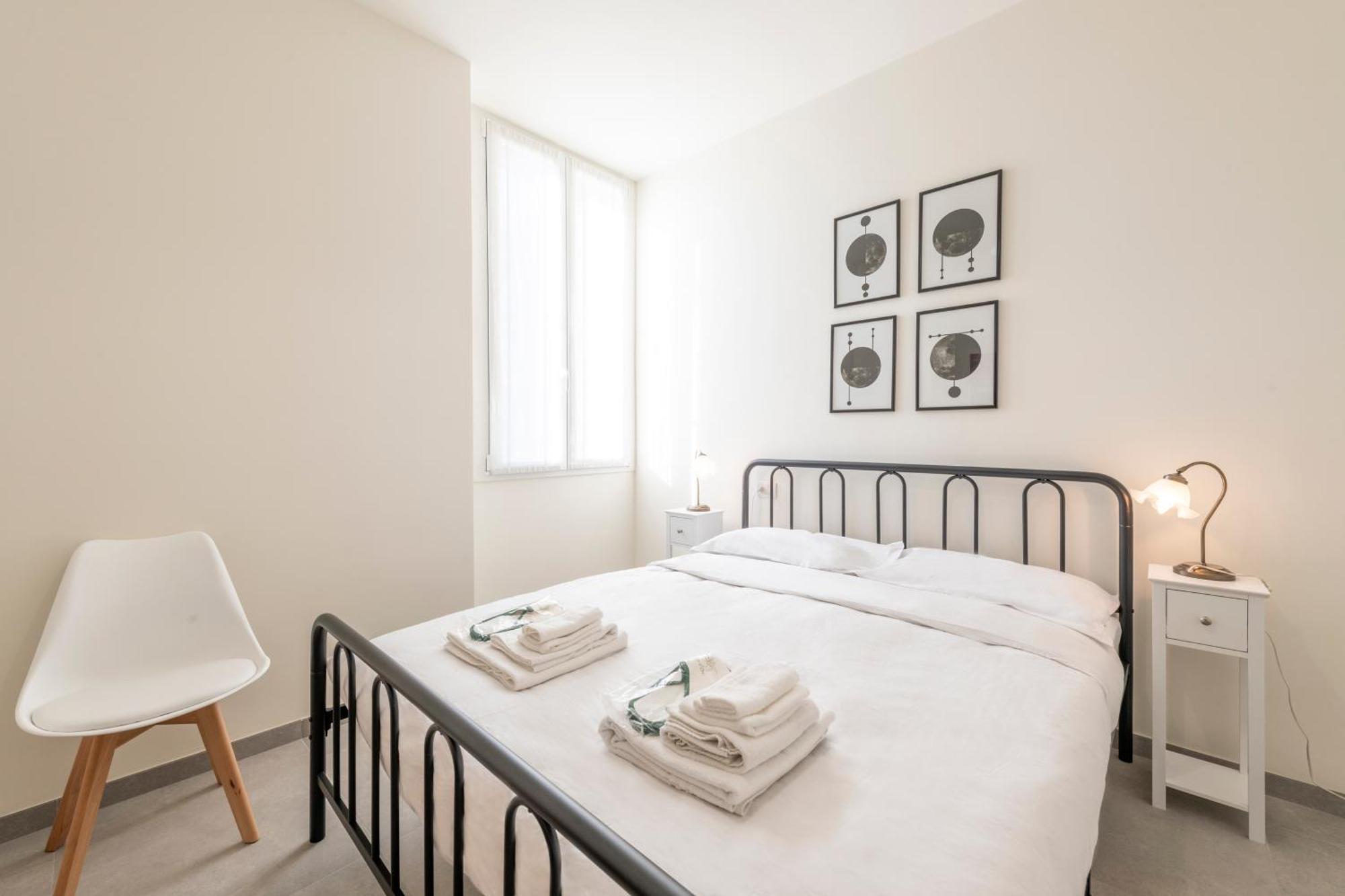 Maloja, 10 - Casa Maloja - Ampio Appartamento Milano Eksteriør billede