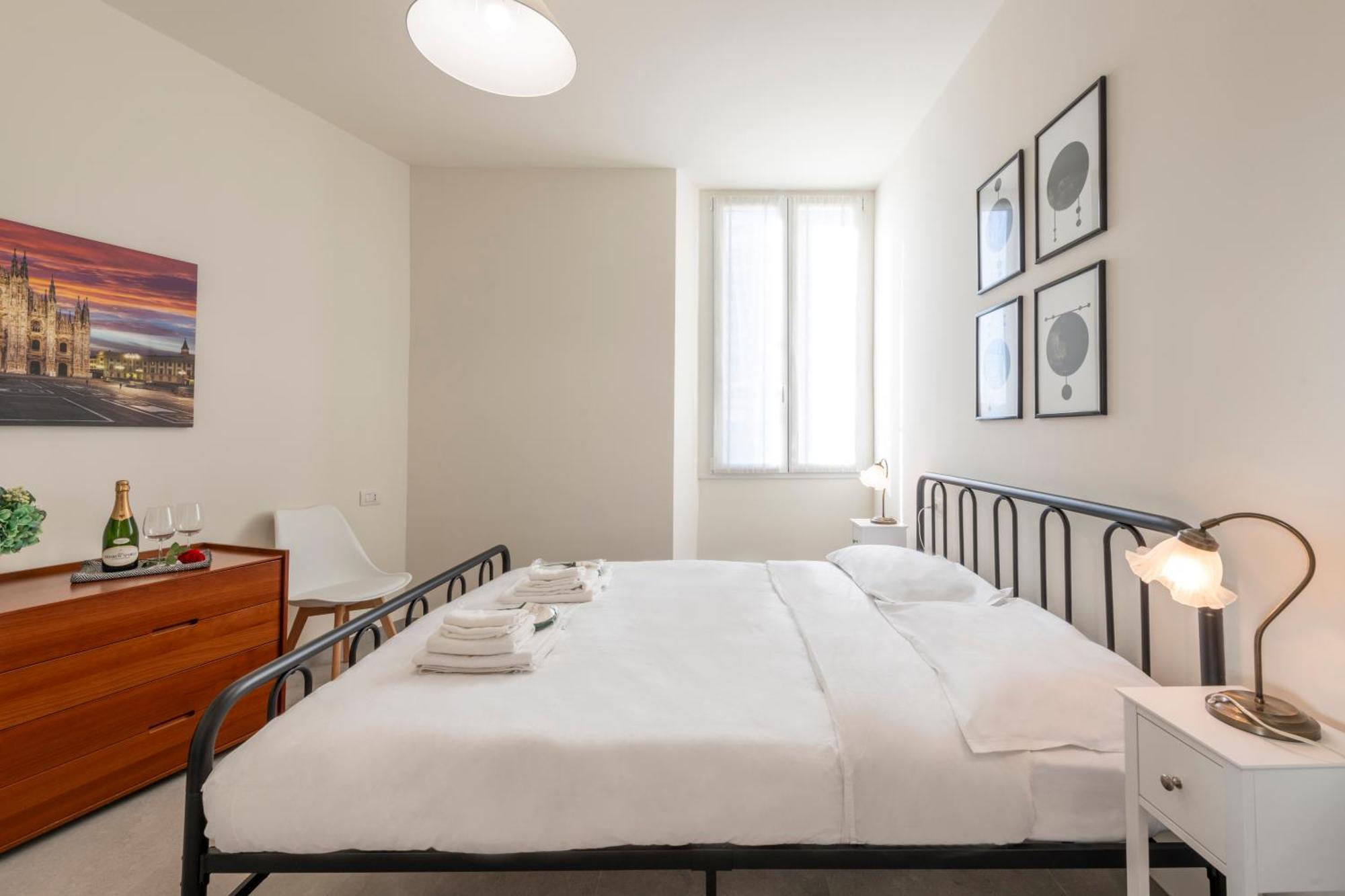 Maloja, 10 - Casa Maloja - Ampio Appartamento Milano Eksteriør billede