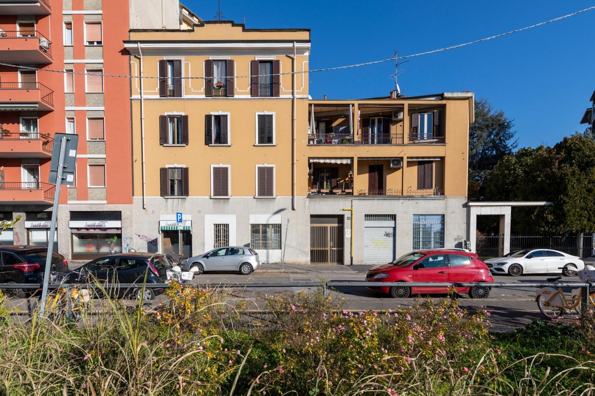 Maloja, 10 - Casa Maloja - Ampio Appartamento Milano Eksteriør billede